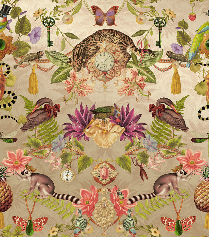 Bohème Wallpaper – Gold, close-up detail of the metallic shine finish