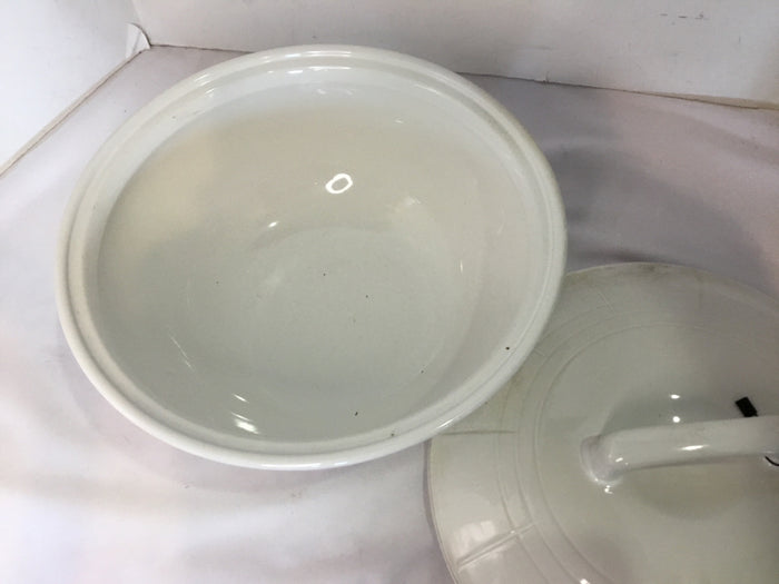 Country Living Lidded White Ceramic Casseroles Bowl