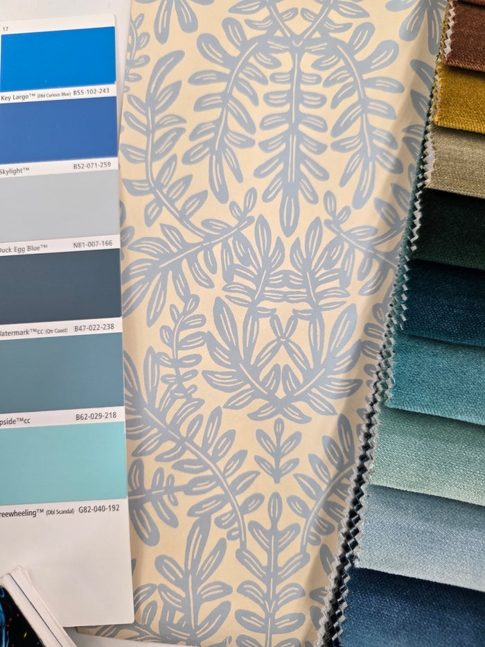 French Blond Wallpaper - Sea Breeze Blue