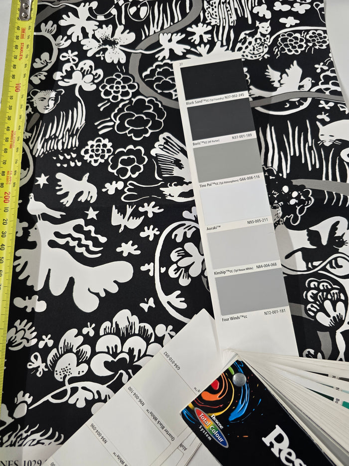Vines - Custom Sized Wallpaper Mural (per m2) - Black/White